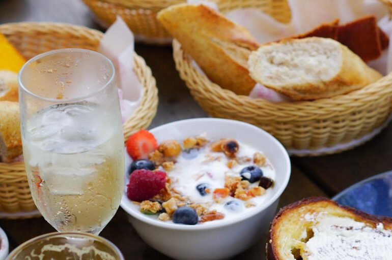 Rio Sucrée lança café da manhã e brunch aos fins de semana com menu completo