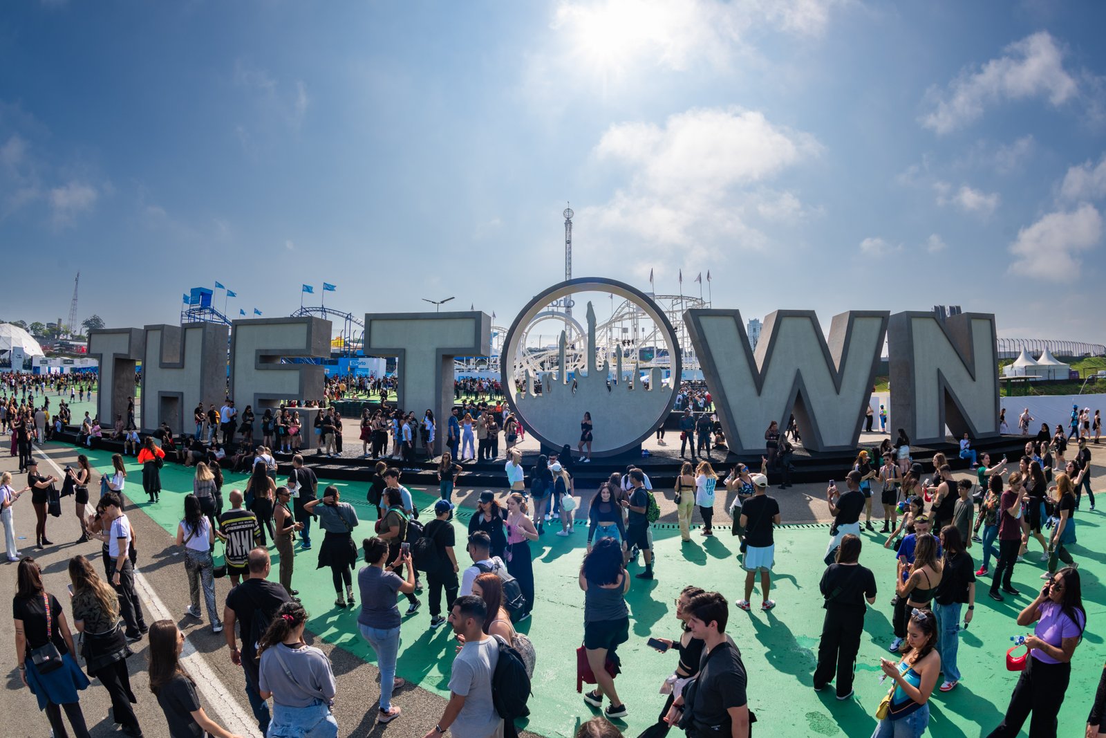 The Town apresenta o Primeira Classe: única modalidade de transporte que permite embarque e desembarque dentro da Cidade da Música