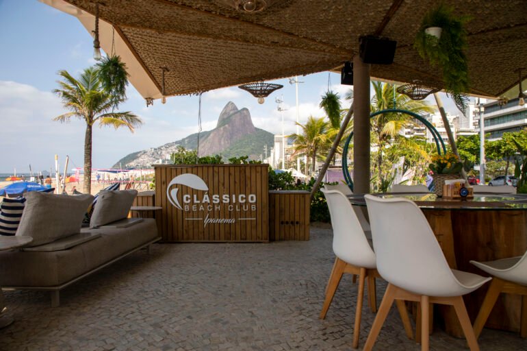 Clássico Beach Club celebra o Dia dos Pais com menu especial nas unidades de Ipanema e Leme